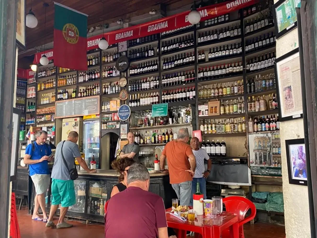 Labuta Bar